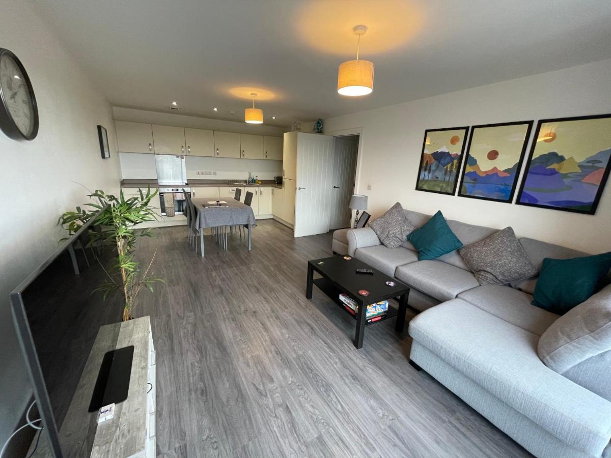 Balcony Marina Apartment With City Skyline Views - Free Secure Parking Manchester Buitenkant foto