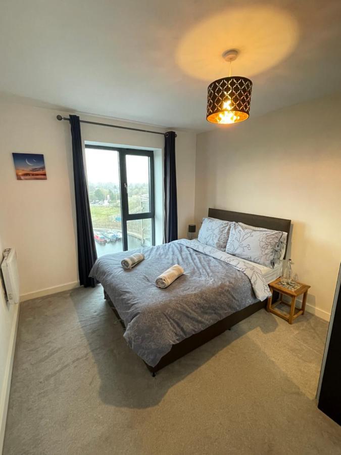 Balcony Marina Apartment With City Skyline Views - Free Secure Parking Manchester Buitenkant foto