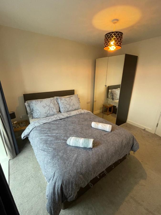 Balcony Marina Apartment With City Skyline Views - Free Secure Parking Manchester Buitenkant foto