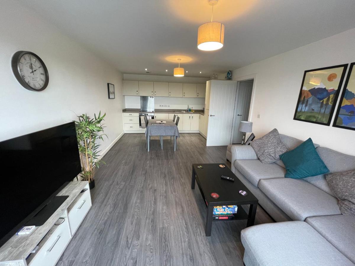 Balcony Marina Apartment With City Skyline Views - Free Secure Parking Manchester Buitenkant foto