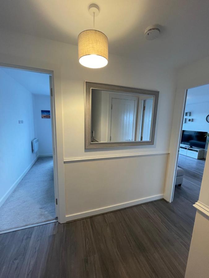 Balcony Marina Apartment With City Skyline Views - Free Secure Parking Manchester Buitenkant foto