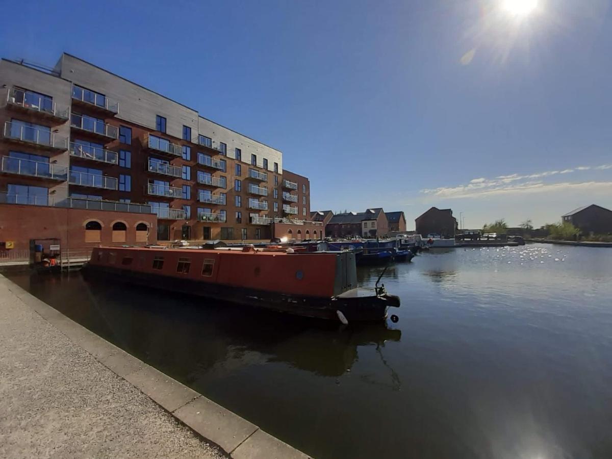 Balcony Marina Apartment With City Skyline Views - Free Secure Parking Manchester Buitenkant foto